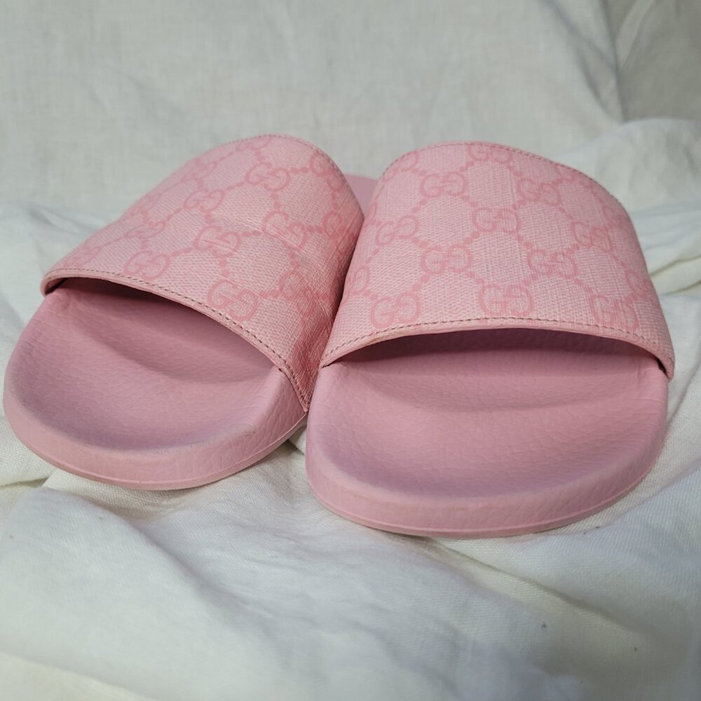 Gucci Pink Supreme Canvas Pool Slides Sandals